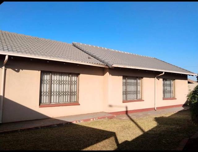 3 BEDROOM HOUSE FOR SALE IN SPRUIT VIEW